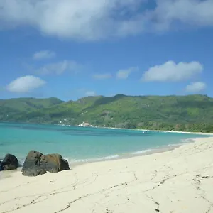 https://royale-self-catering-apartments.maheislandhotels.com